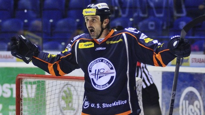 O najkrajší októbrový gól TIPSPORT Extraligy súperí aj Peter Bartoš